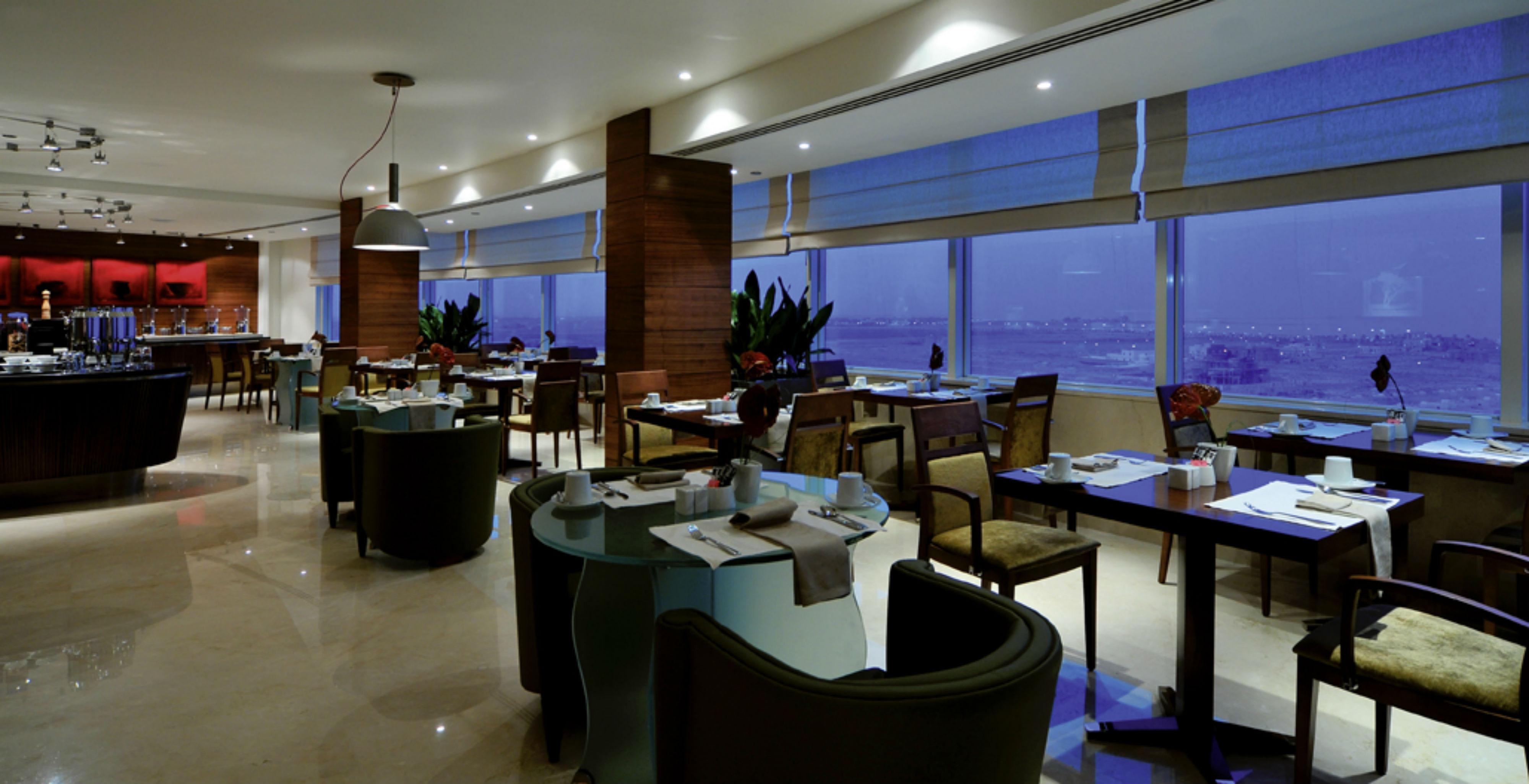 Moevenpick Hotel Al-Khubar Exteriér fotografie The restaurant