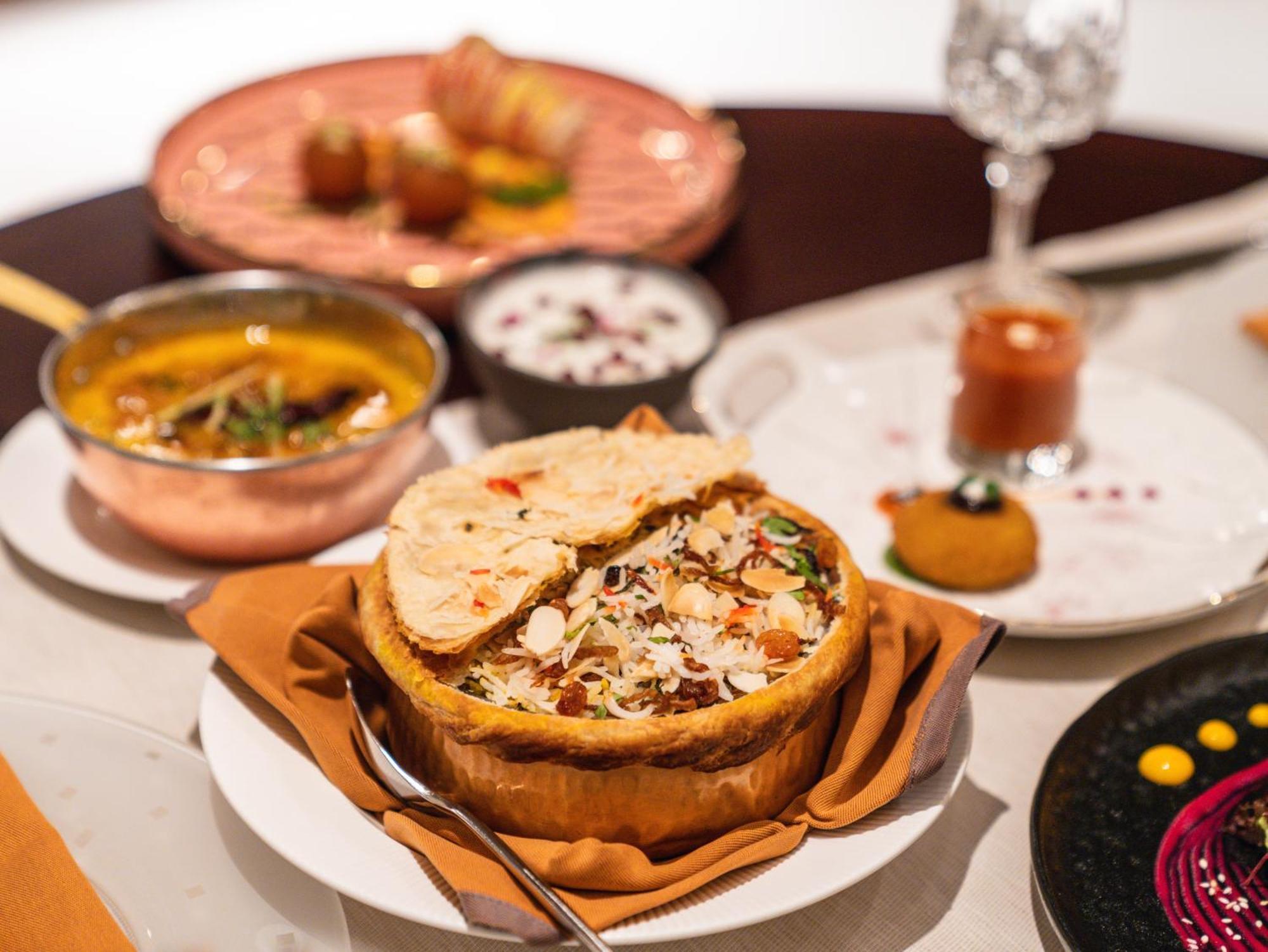 Moevenpick Hotel Al-Khubar Exteriér fotografie Hyderabadi biryani
