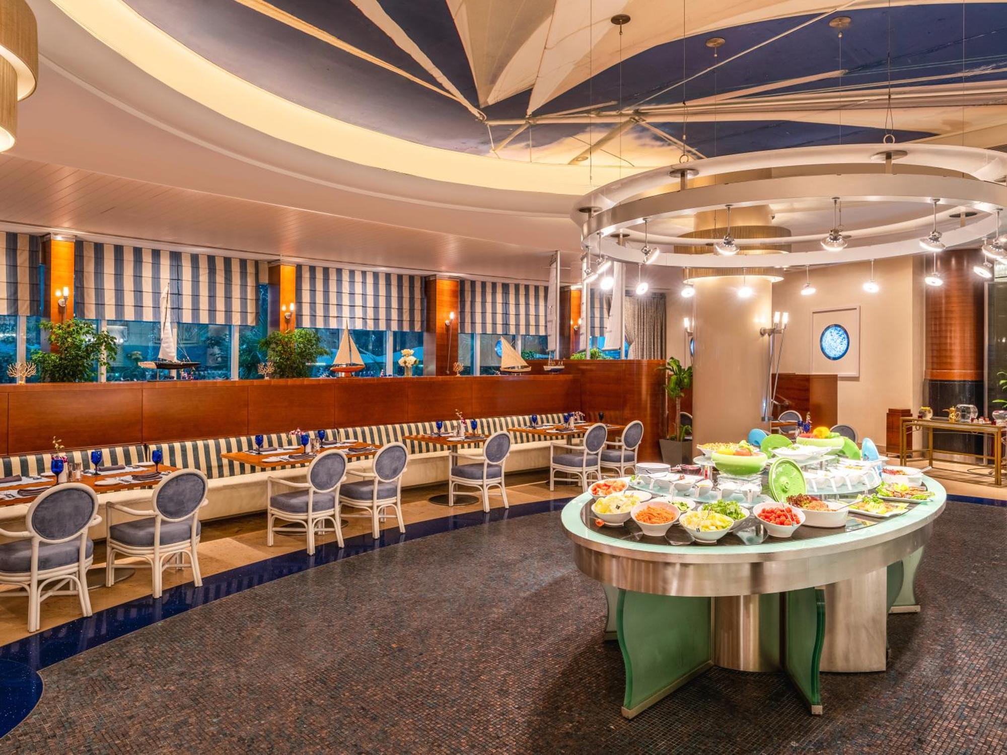 Moevenpick Hotel Al-Khubar Exteriér fotografie The restaurant