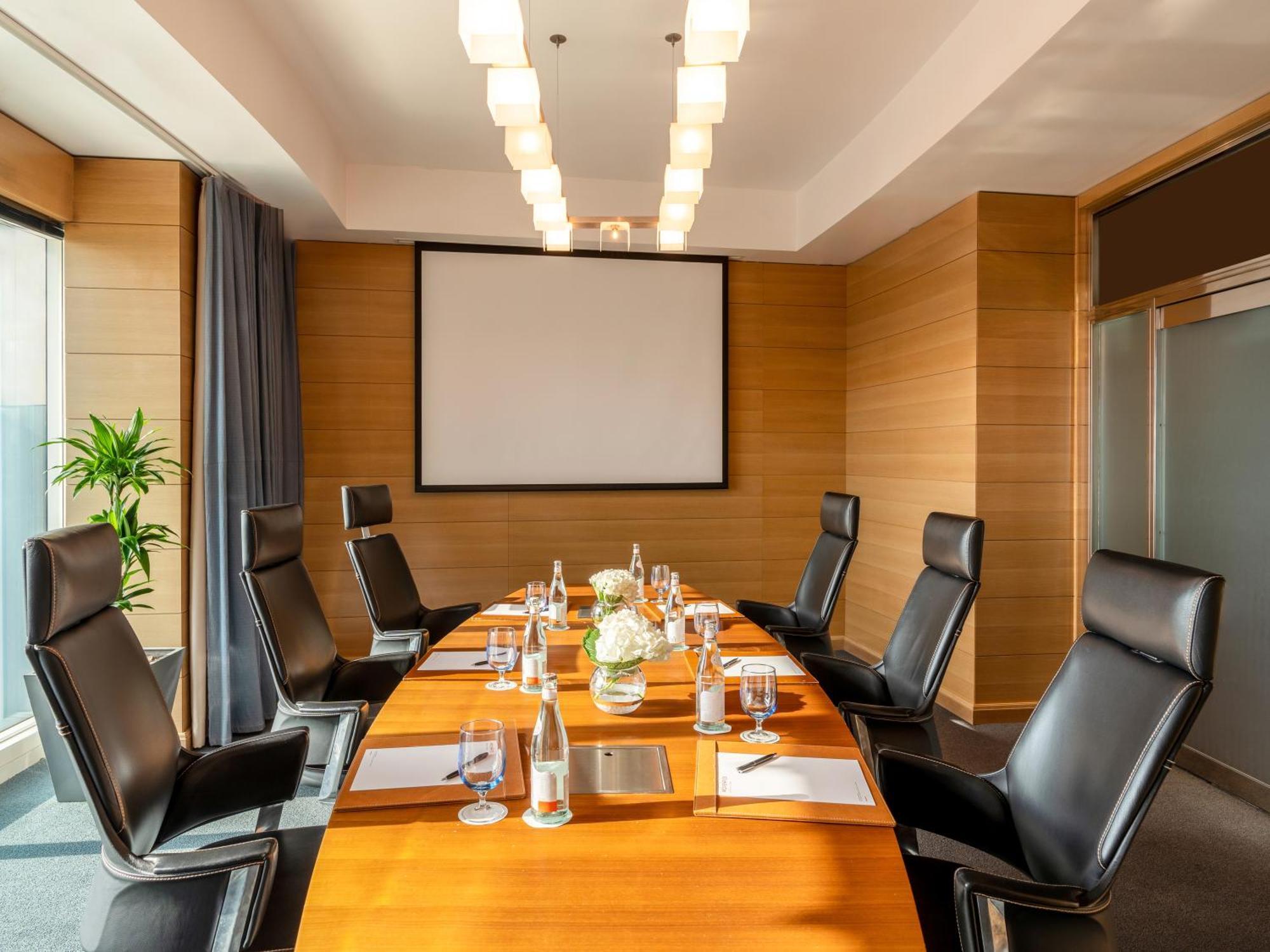 Moevenpick Hotel Al-Khubar Exteriér fotografie Meeting room
