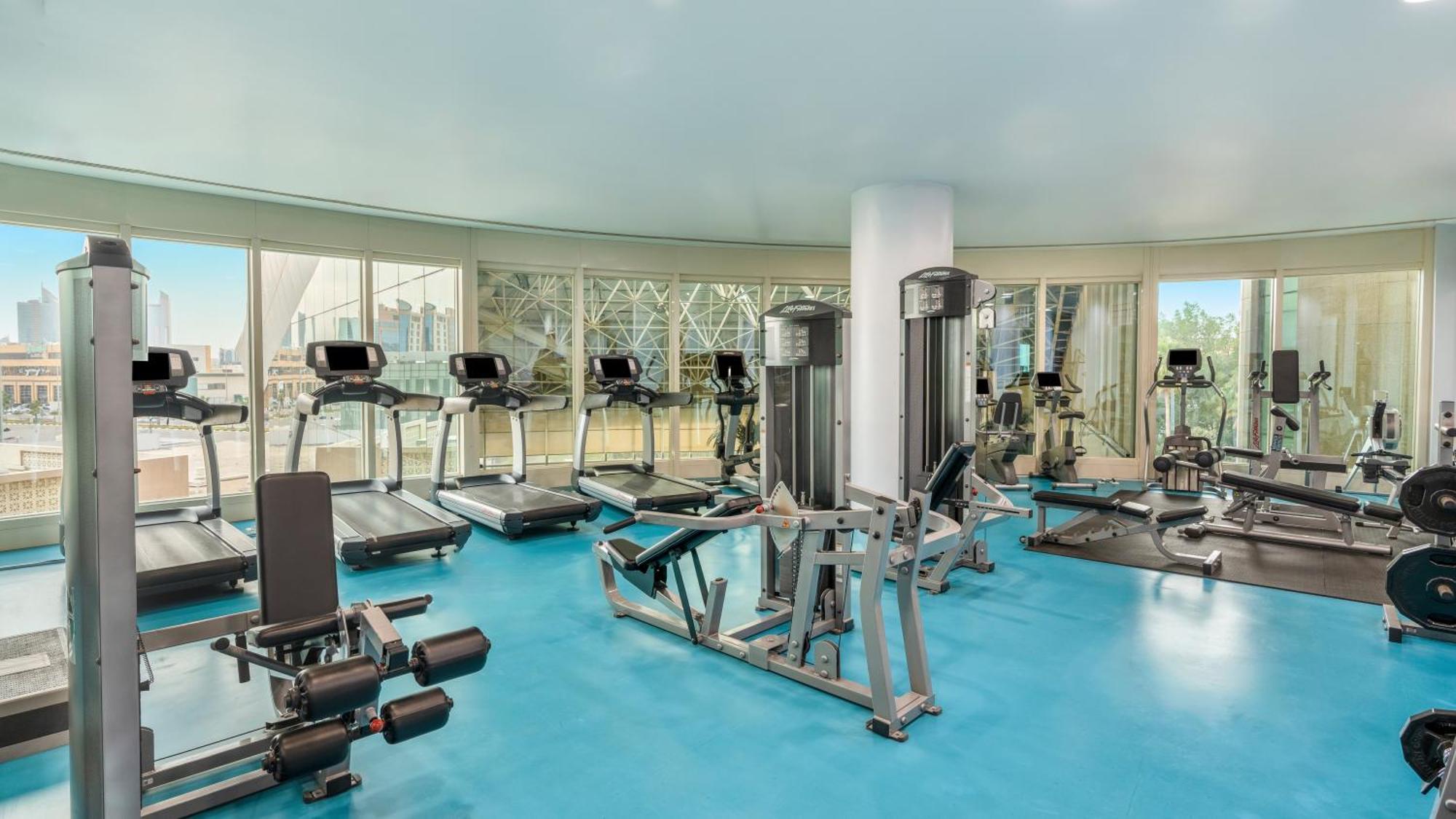 Moevenpick Hotel Al-Khubar Exteriér fotografie The gym at the hotel